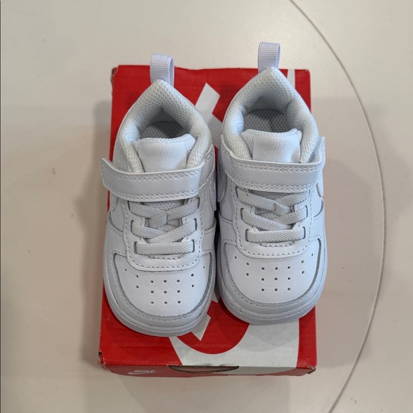 Nike Kids White Court Borough Velcro Sneakers 4c - Picture 4 of 8